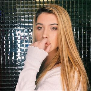 Meet your Posher, Bella